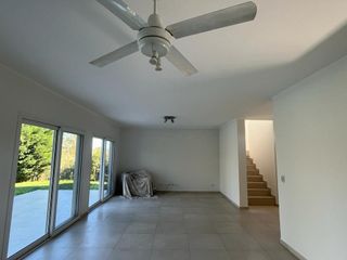Foto 11 de Casa en venta con renta, 4 ambientes, 3 dormitorios, Barrio Acacias/Puertos