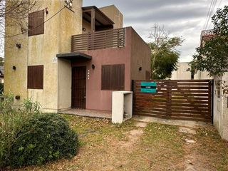 Foto 2 de Excelente duplex La Lucila a 2 cuadras del mar!!