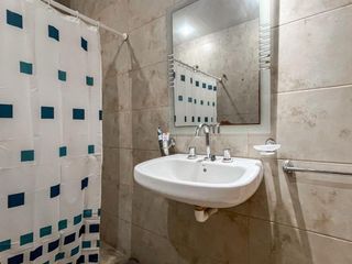 Foto 5 de Casa en venta - 1 Dormitorio 1 Baño - Cochera - 300Mts2 - La Plata