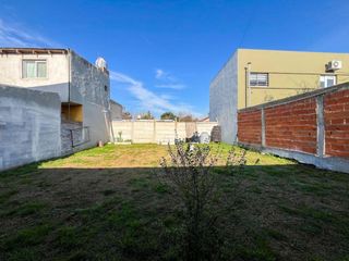 Foto 20 de Casa en venta - 1 Dormitorio 1 Baño - Cochera - 300Mts2 - La Plata