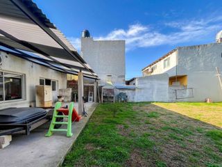 Foto 18 de Casa en venta - 1 Dormitorio 1 Baño - Cochera - 300Mts2 - La Plata