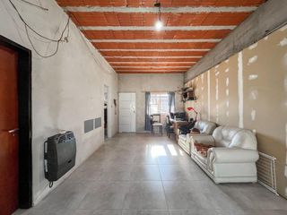 Foto 13 de Casa en venta - 1 Dormitorio 1 Baño - Cochera - 300Mts2 - La Plata