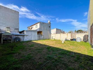 Foto 16 de Casa en venta - 1 Dormitorio 1 Baño - Cochera - 300Mts2 - La Plata