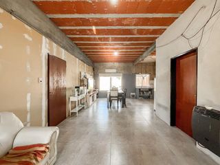 Foto 14 de Casa en venta - 1 Dormitorio 1 Baño - Cochera - 300Mts2 - La Plata