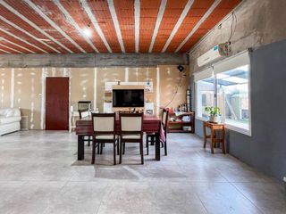 Foto 10 de Casa en venta - 1 Dormitorio 1 Baño - Cochera - 300Mts2 - La Plata