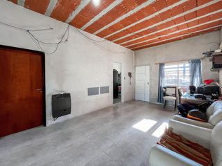 Foto 8 de Casa en venta - 1 Dormitorio 1 Baño - Cochera - 300Mts2 - La Plata