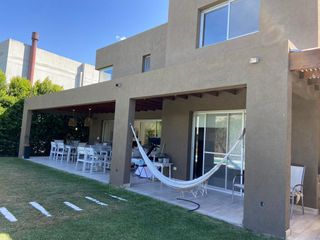 Foto 11 de Casa en venta  en Barrio Barbarita, Tigre.