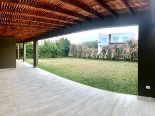 Foto 4 de Casa en venta  en Barrio Barbarita, Tigre.