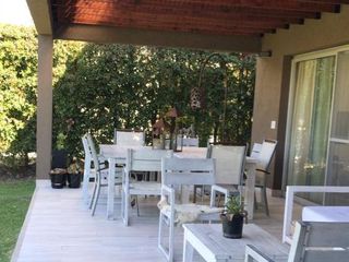 Foto 15 de Casa en venta  en Barrio Barbarita, Tigre.