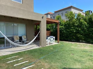 Foto 14 de Casa en venta  en Barrio Barbarita, Tigre.