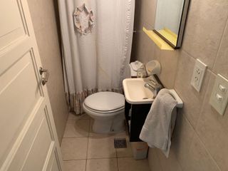 Foto 37 de Casa en Venta 5 amb. con Jardín, Piscina, Dep. Serv. Separada