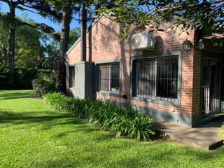 Foto 23 de Casa en Venta 5 amb. con Jardín, Piscina, Dep. Serv. Separada