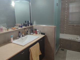 Foto 16 de Casa en Venta 5 amb. con Jardín, Piscina, Dep. Serv. Separada