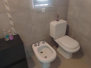 Foto 17 de Casa en Venta 5 amb. con Jardín, Piscina, Dep. Serv. Separada