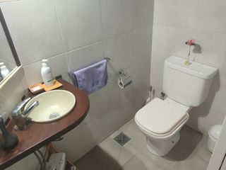 Foto 12 de Casa en Venta 5 amb. con Jardín, Piscina, Dep. Serv. Separada