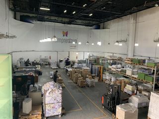 Foto 2 de Establecimiento Industrial de 1350 m2 cubiertos, con salida a dos calles