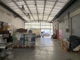 Foto 5 de Establecimiento Industrial de 1350 m2 cubiertos, con salida a dos calles