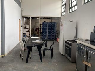 Foto 12 de Establecimiento Industrial de 1350 m2 cubiertos, con salida a dos calles