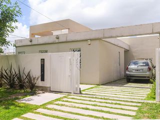 Foto 1 de Casa en venta - 2 Dormitorios 2 Baños - 92Mts2 - City Bell