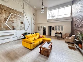 Foto 1 de Importante casa de 5 dormitorios sobre Av. Mate de Luna al 2100, zona Parque Avellaneda