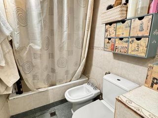 Foto 8 de Importante casa de 5 dormitorios sobre Av. Mate de Luna al 2100, zona Parque Avellaneda