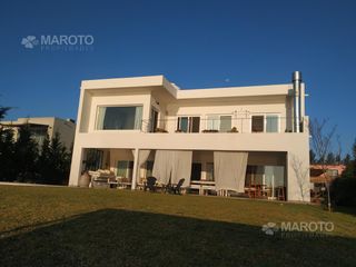 Foto 3 de CASA EN ALQUILER DE TEMPORADA EN SANTA TERESA- MAROTO PROPIEDADES