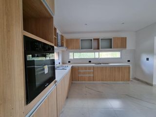 Foto 15 de Venta - Casa 4 Ambientes, Balcón, Jardín, Pileta - Boat Center, Tigre