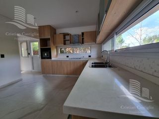 Foto 13 de Venta - Casa 4 Ambientes, Balcón, Jardín, Pileta - Boat Center, Tigre