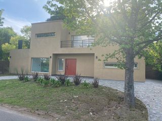 Foto 3 de Venta - Casa 4 Ambientes, Balcón, Jardín, Pileta - Boat Center, Tigre