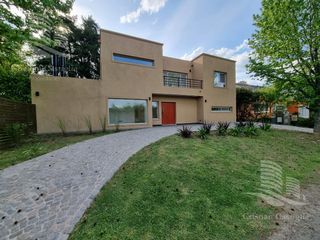 Foto 1 de Venta - Casa 4 Ambientes, Balcón, Jardín, Pileta - Boat Center, Tigre