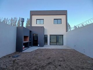 Foto 28 de Dúplex en venta - 3 Dormitorios 3 Baños - 208Mts2 - Cipolletti