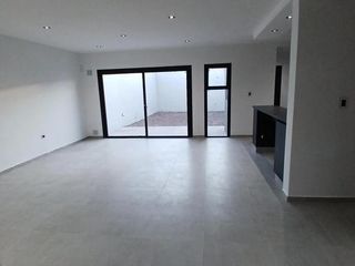 Foto 23 de Dúplex en venta - 3 Dormitorios 3 Baños - 208Mts2 - Cipolletti