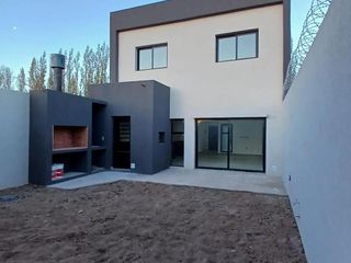 Foto 29 de Dúplex en venta - 3 Dormitorios 3 Baños - 208Mts2 - Cipolletti