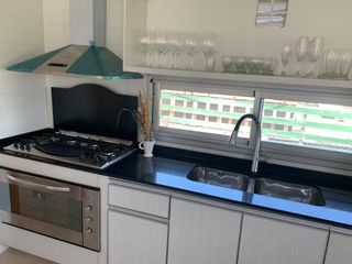 Foto 3 de Casa en venta (con renta) en PUERTOS en Barrio Vistas con pileta sobre un lote de 700 m2