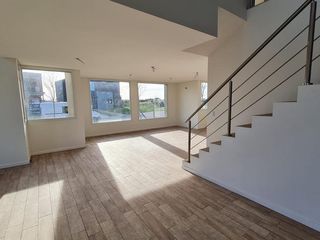Foto 16 de Casa al lago en Puertos del Lago Escobar  Araucarias