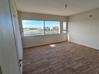 Foto 26 de Casa al lago en Puertos del Lago Escobar  Araucarias