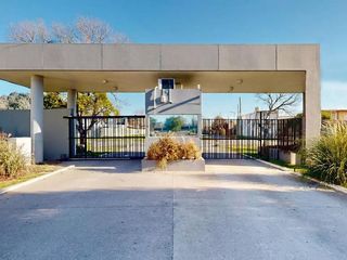Foto 1 de Terreno en venta - 240Mts2 - Altos del Plata, La Plata