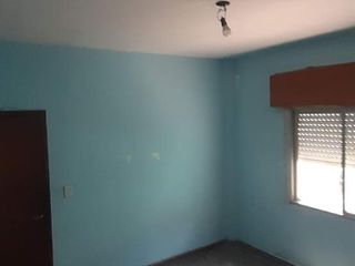 Foto 11 de Casa en venta - 2 Dormitorios 1 Baño - 90mts2 - Llavallol