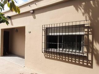 Foto 1 de Casa en venta - 2 Dormitorios 1 Baño - 90mts2 - Llavallol