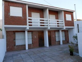 Foto 3 de Casa en venta - 4 Dormitorios 3 Baños 3 Cocheras - 350Mts2 - Las Toninas
