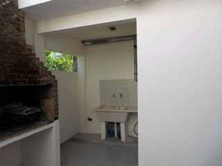 Foto 2 de Casa en venta - 4 Dormitorios 3 Baños 3 Cocheras - 350Mts2 - Las Toninas