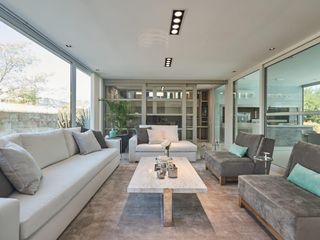 Foto 7 de Casa Moderna en Barrio El Golf con Vista Privilegiada al Fairway