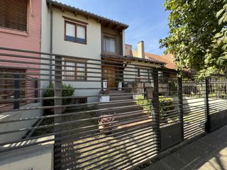 Foto 1 de Casa en  Venta walter de Navazio  al 2600