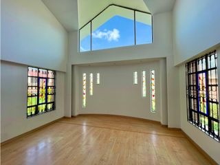 Foto 6 de Hermosa casa por el camellòn del Salvio Cota