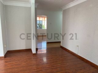 Foto 4 de Casa Comercial - Oficina 2 plantas en Renta sector Mall el Jardin la Carolina