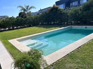 Foto 6 de Casa 5 ambientes en Los Alisos Con Pileta
