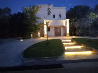 Foto 1 de Casa en venta - 3 Dormitorios 3 Baños - 980Mts2 - Fincas del Lago