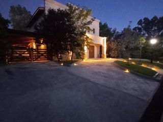 Foto 2 de Casa en venta - 3 Dormitorios 3 Baños - 980Mts2 - Fincas del Lago