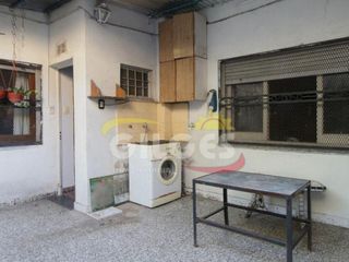 Foto 21 de Venta de PH 3 Amb. en Lomas Del Mirador  Pta. baja al Fte. con patio