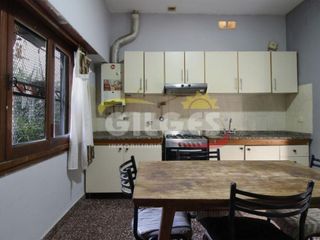 Foto 10 de Venta de PH 3 Amb. en Lomas Del Mirador  Pta. baja al Fte. con patio